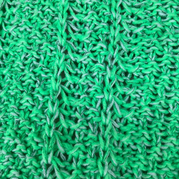 Girl’s Justice Green Shorter Hooded Sweater Size 12 - Picture 3 of 5